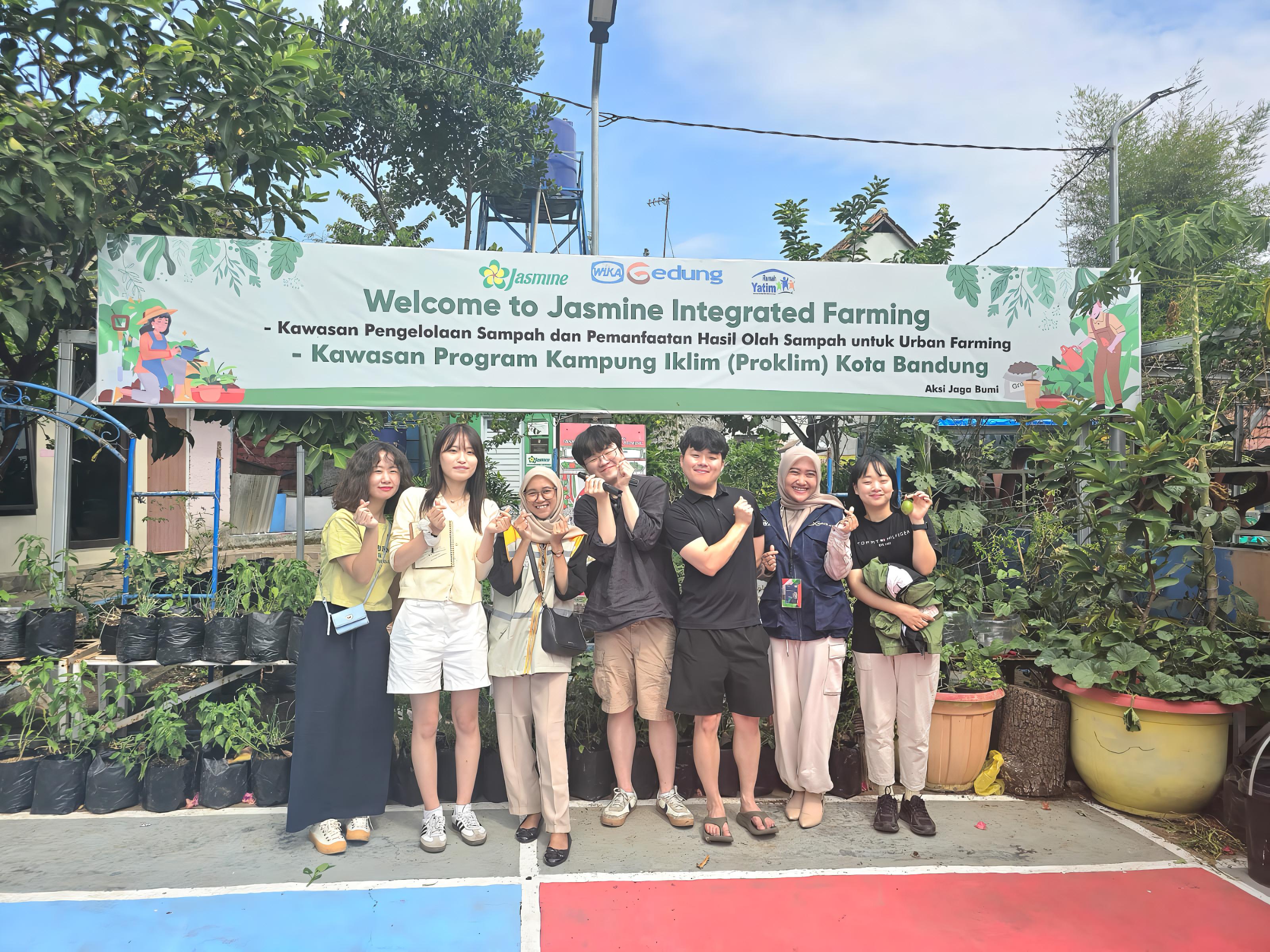 The Bridge International Kunjungi Jasmine Integrated Farming - CSR Binaan WEGE