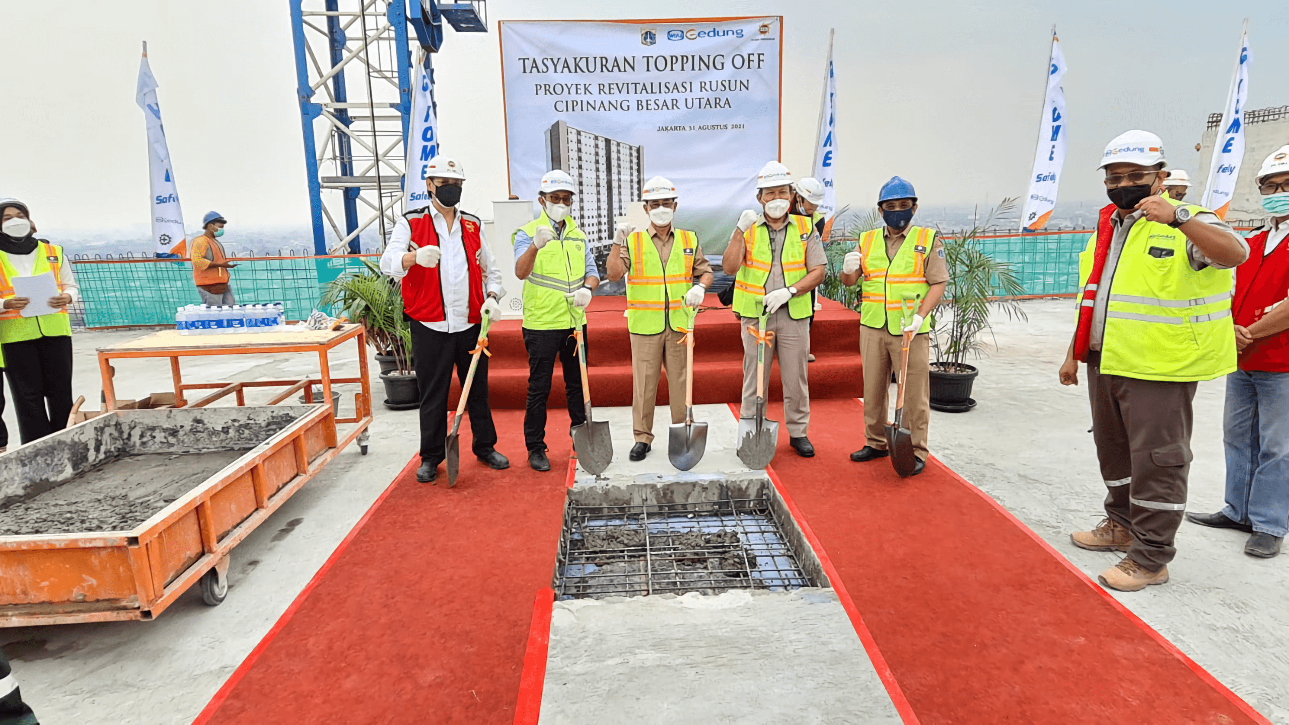 Dukung Program Revitalisasi Rusunawa Pemerintah Provinsi DKI Jakarta, WEGE Gelar Topping Off Rusun Cibesut