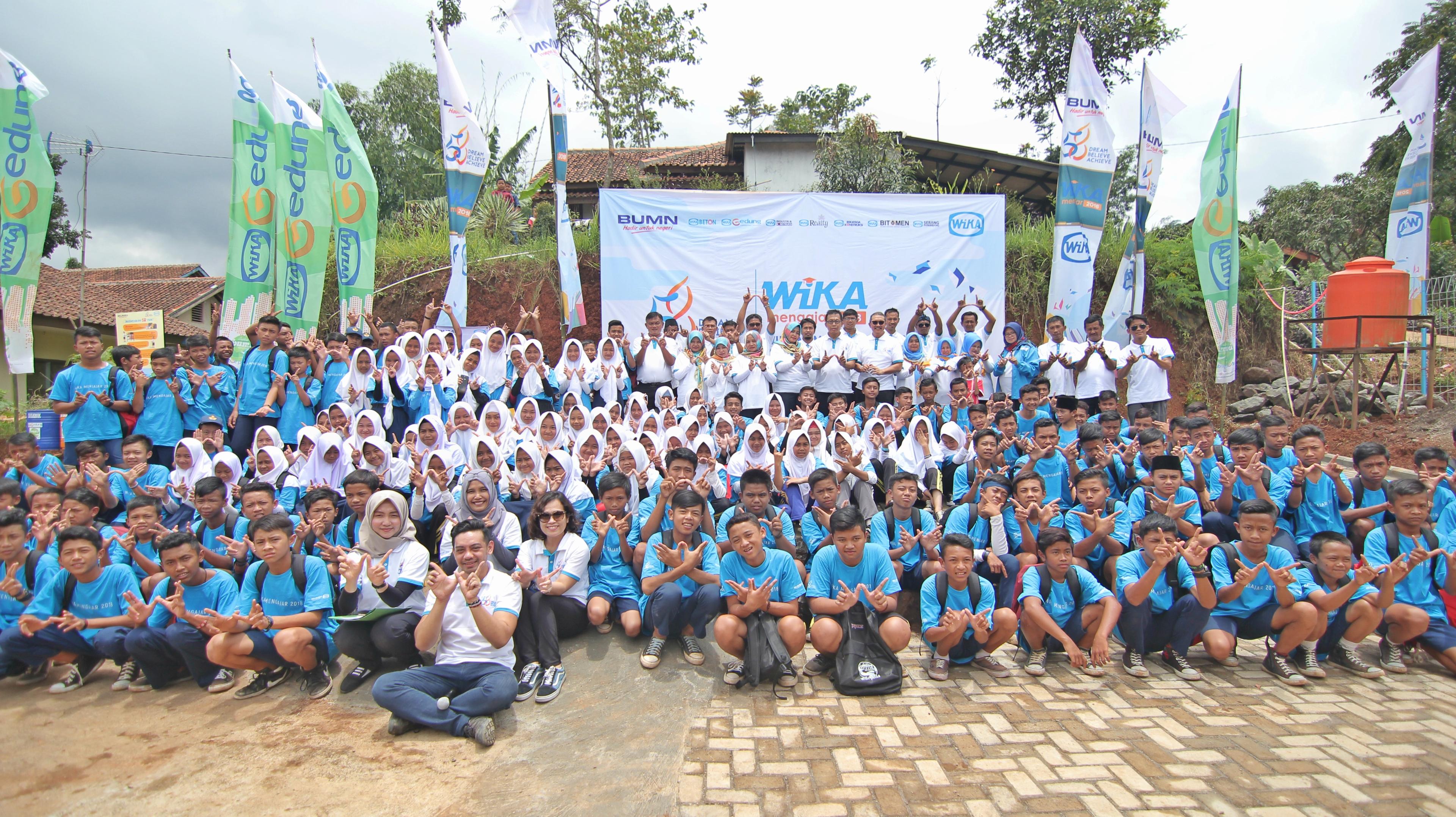 WIKA Gedung Sukses Gelar Program CSR "WIKA Mengajar"